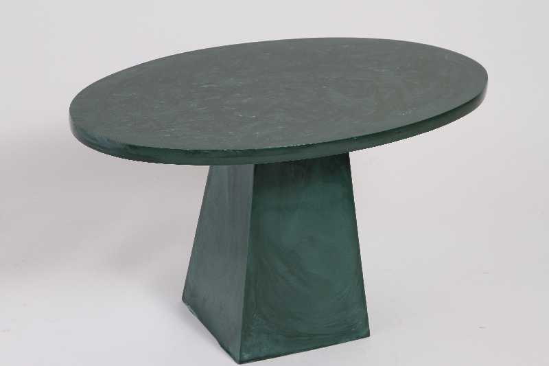 MESA PIRAMIDE OVAL 